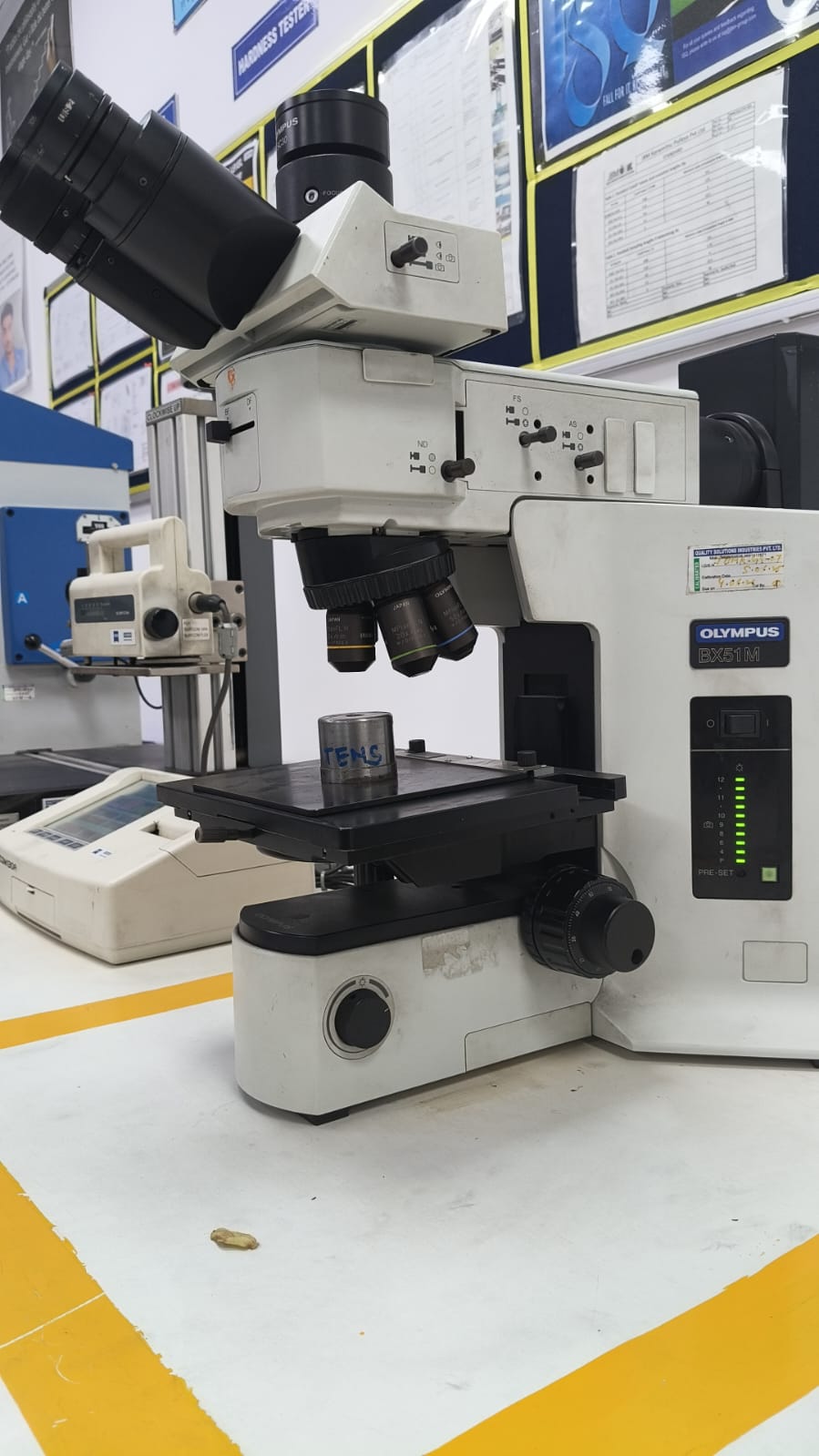 Microscope